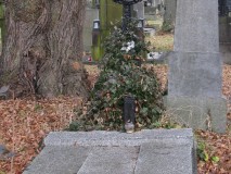 J. P. Hille - hrob na blatenském hřbitově