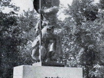 Palackého sady - pomník padlým v 1. světové válce - r. 1935
